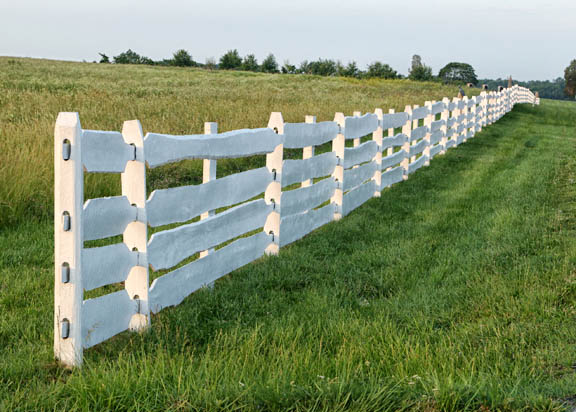 Gettysburg white wooden fence