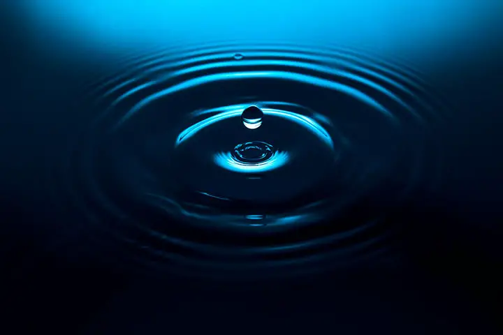 Single water droplet Splash