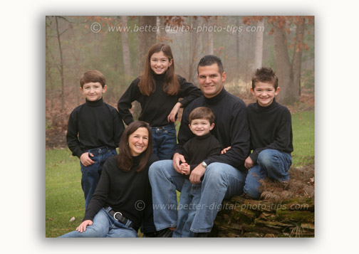 Families and group posing techniques and tips. Sample photography poses for 6 people that you can use to get great group portraits