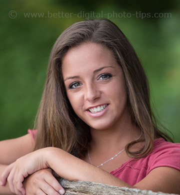 Senior portrait photography pose