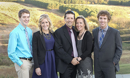 Standing pose of 5 people